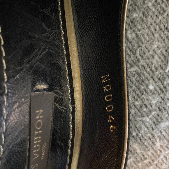 Authentic Louis Vuitton, bee high heels - Picture 8 of 10